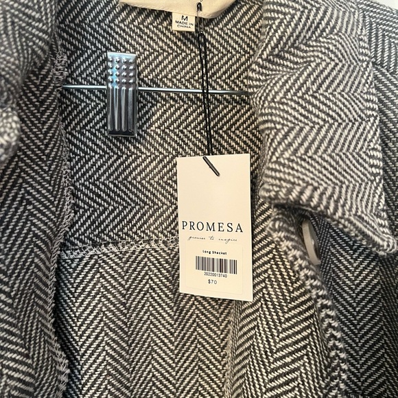 Shacket - Picture 2 of 2